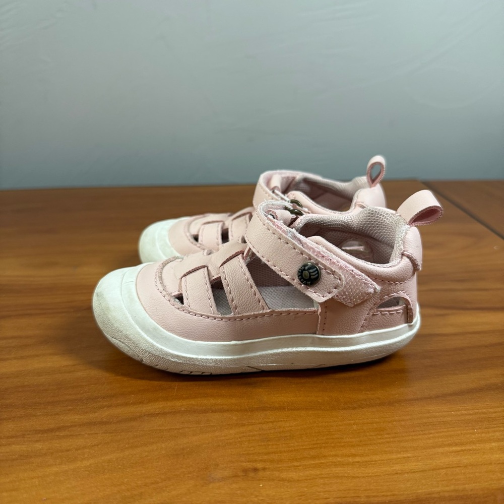 BearPaw Girls Pink Strappy Shoe Sandal Closed Toe Light Pink Comfort T5